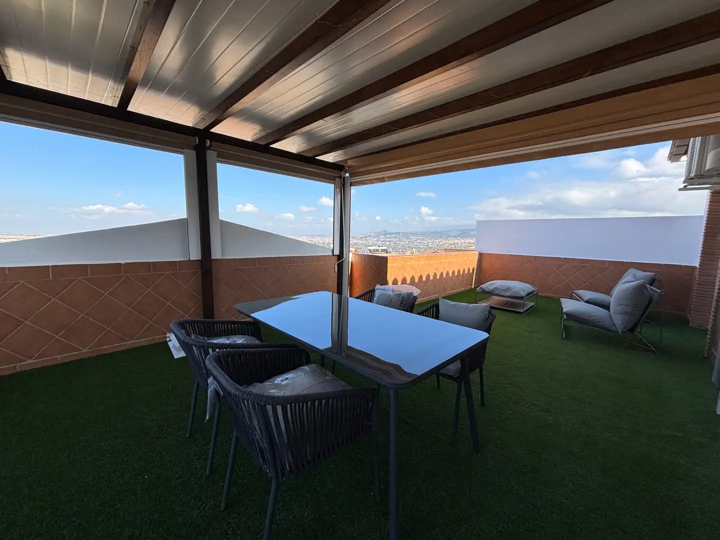 Terraza de Ático de alquiler en La Zubia con Aire acondicionado, Calefacción y Jardín privado