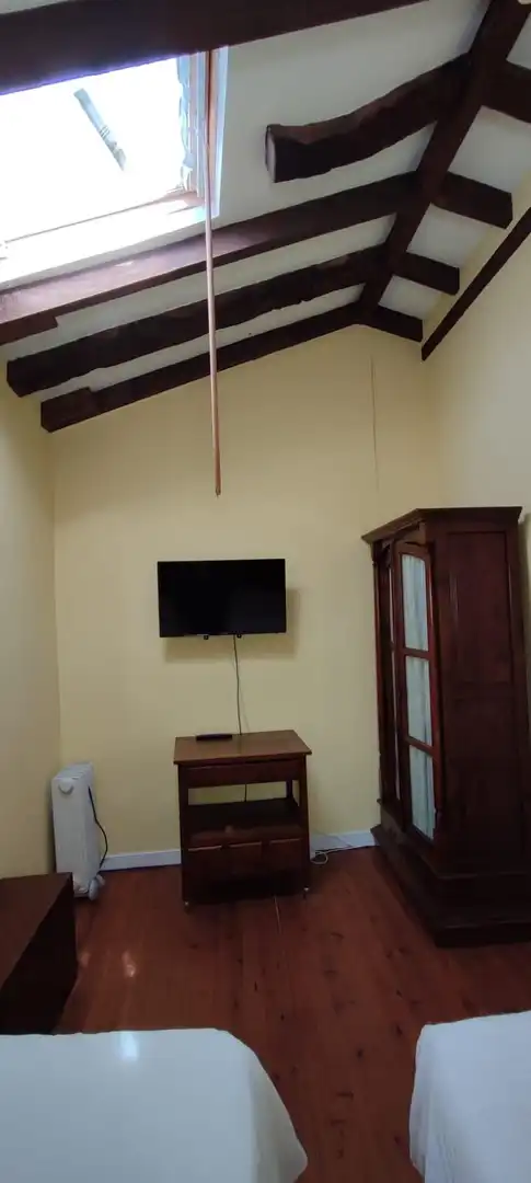 Sala d'estar de Àtic en venda en Santillana del Mar amb Calefacció, Terrassa i Balcó