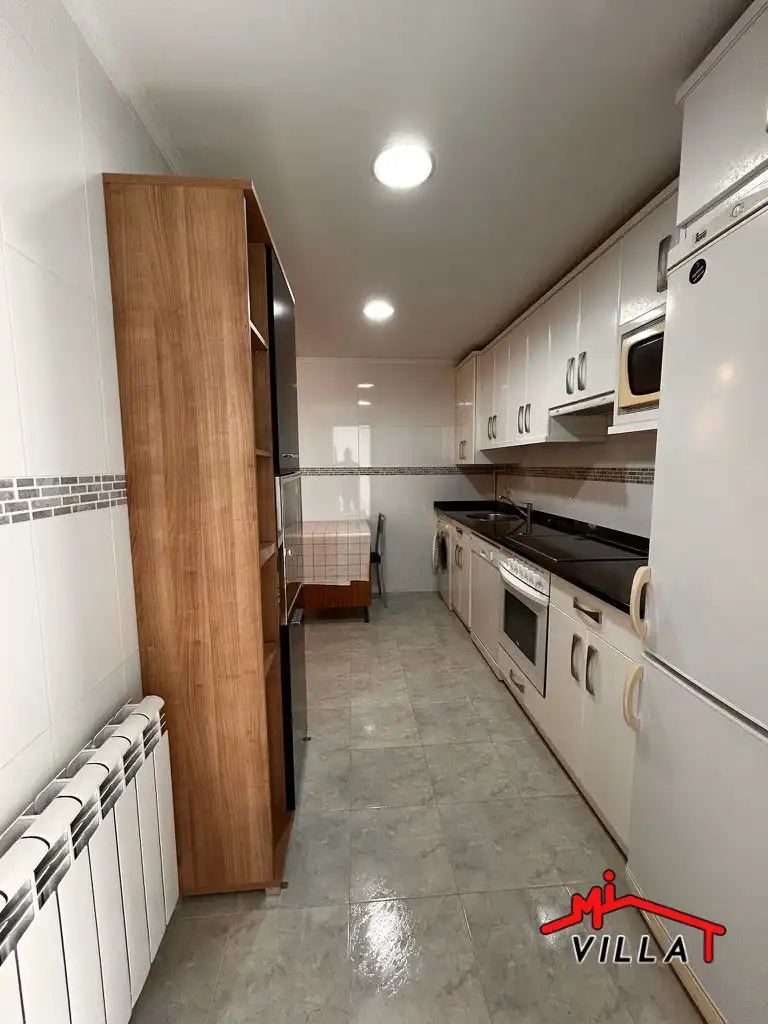 Cocina de Piso en venta en Voto con Calefacción, Trastero y Amueblado
