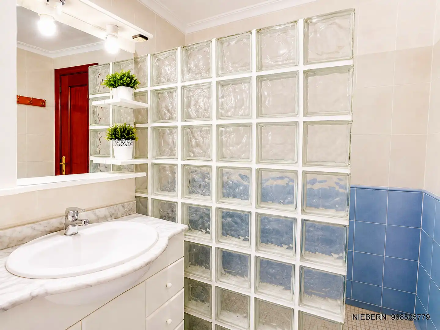 Baño de Piso en venta en Cartagena con Aire acondicionado y Amueblado