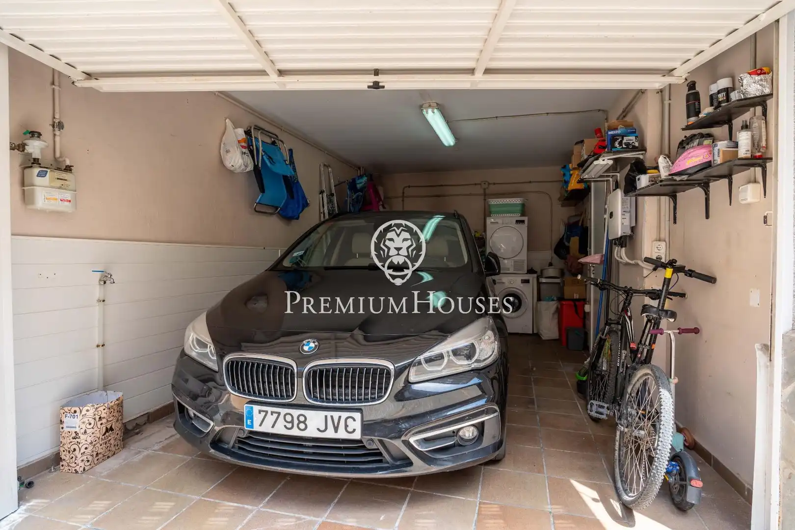 Parking of Detached homes for sale in Vilanova i la Geltrú  with Air Conditioner, Heating and Storage room
