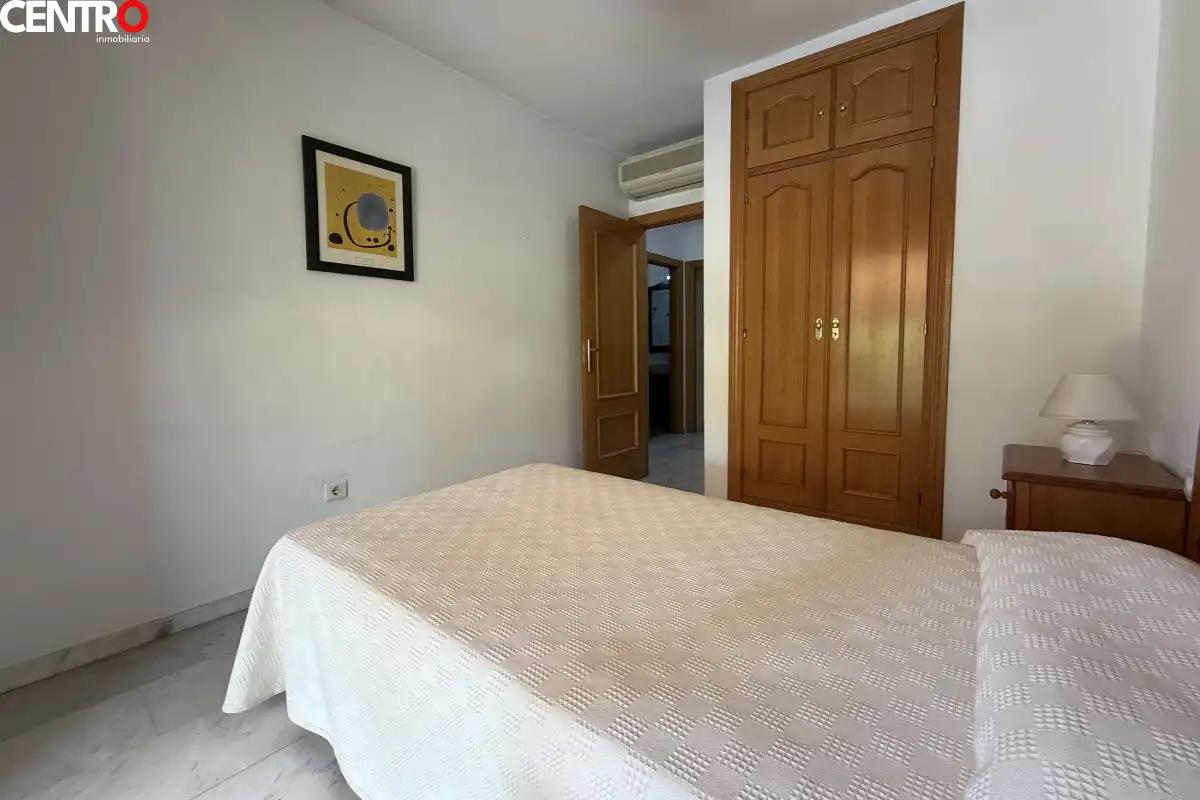 Habitación de Piso en venta en Granada con Aire acondicionado, Calefacción y Jardín privado
