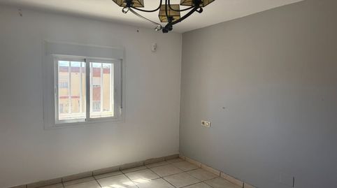 Foto 4 de Piso en venta en Virgen del Rosario, 6, Mondejar - Junquillos, La Línea de la Concepción