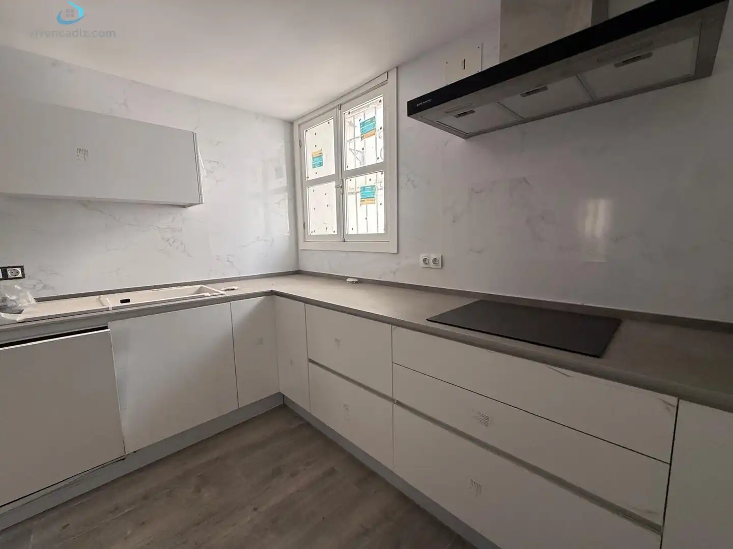 Cocina de Dúplex en venta en Cádiz