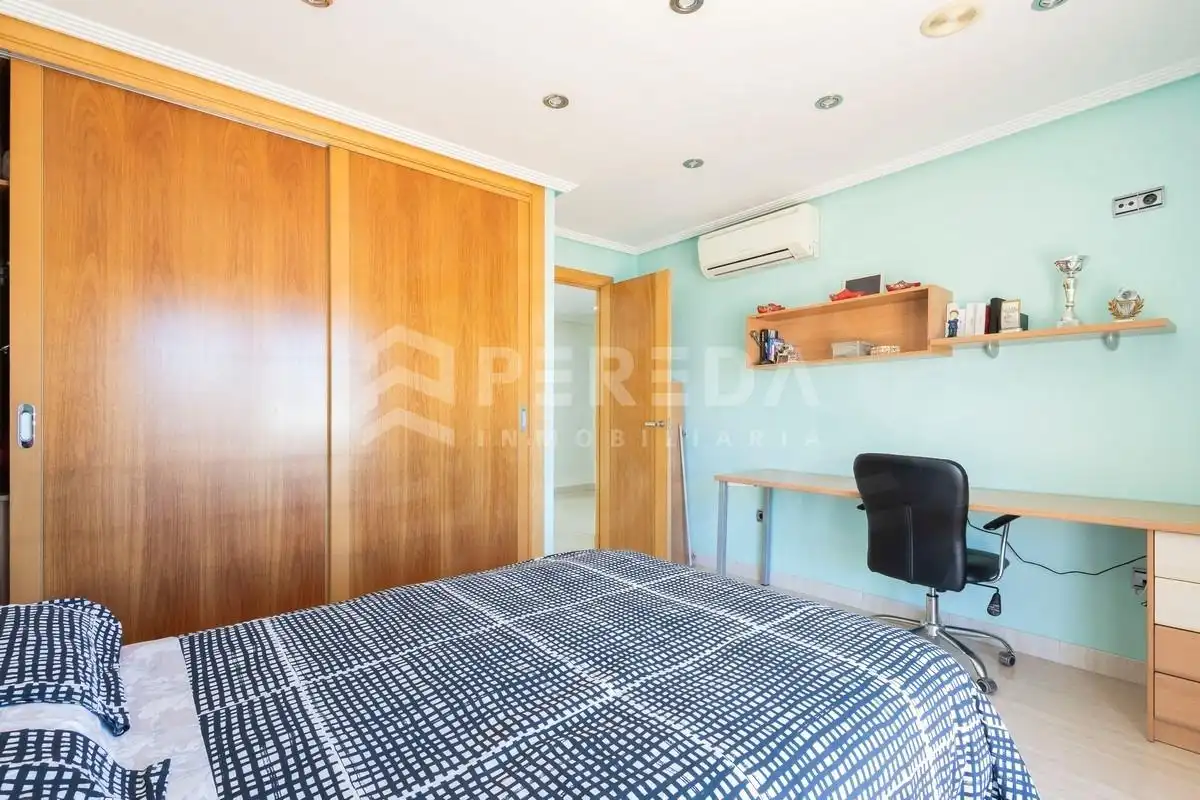 Habitación de Casa o chalet en venta en Roquetas de Mar con Aire acondicionado, Jardín privado y Piscina