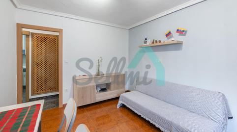 Foto 3 de Piso de alquiler en De Llano Ponte, Versalles, Avilés