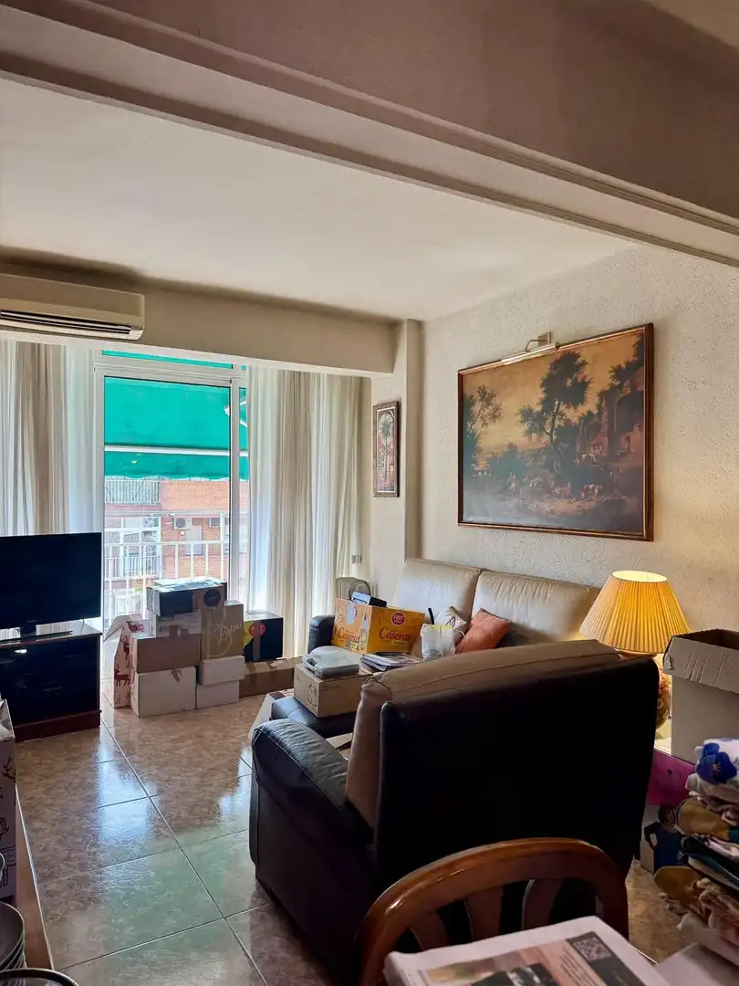 Sala de estar de Piso en venta en Barcelona con Aire acondicionado y Balcón