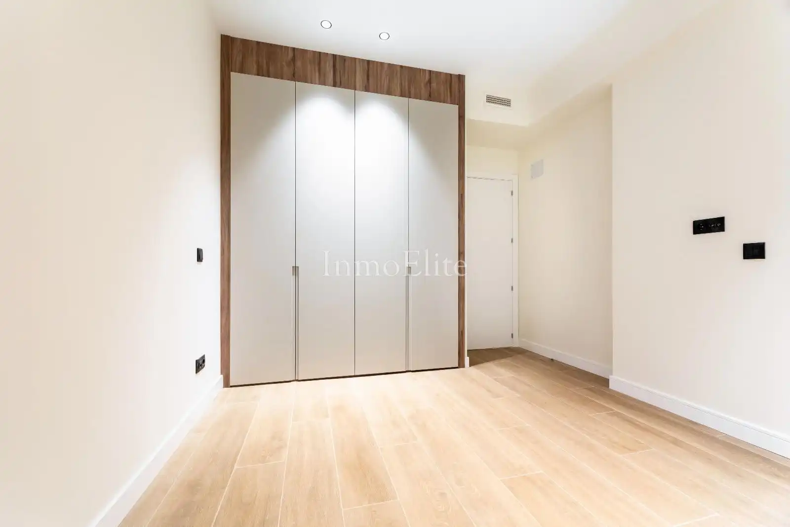 Flat with lift for sale in Diego de León, imagen 36