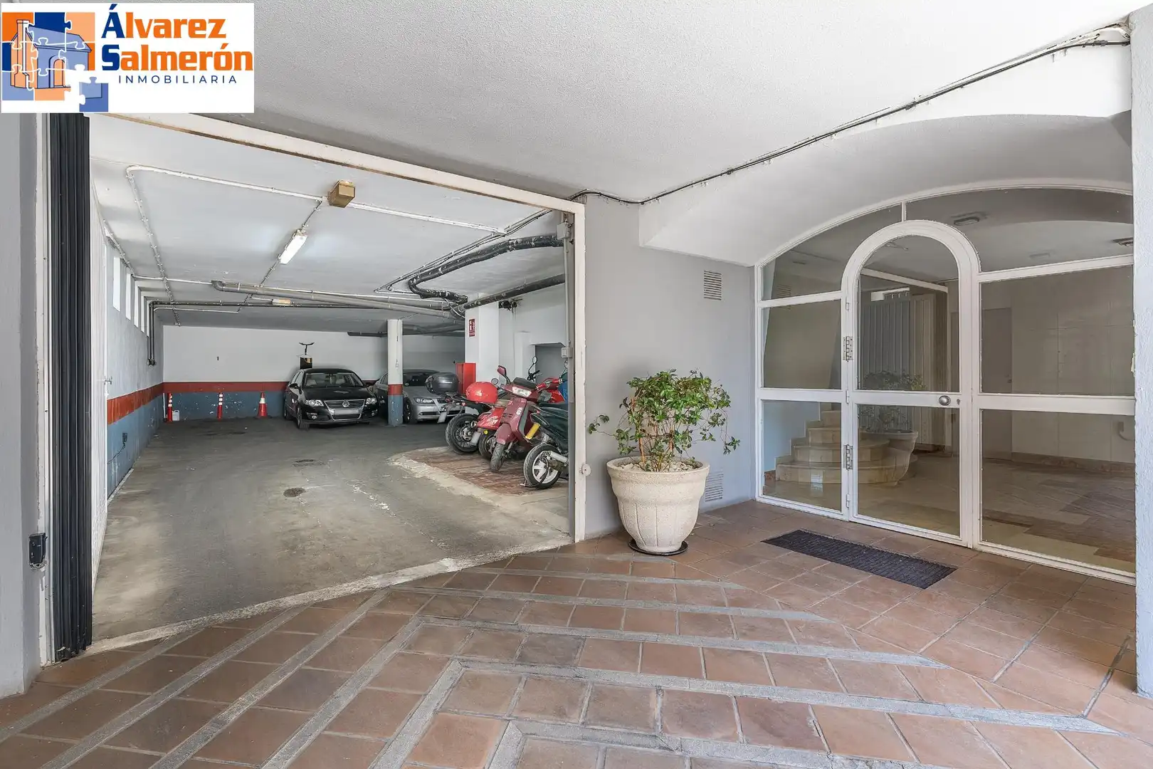 Parking de Piso en venta en Granada con Aire acondicionado, Calefacción y Terraza