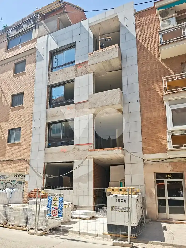 Vista exterior de Apartamento en venta en Madrid con Calefacción y Trastero