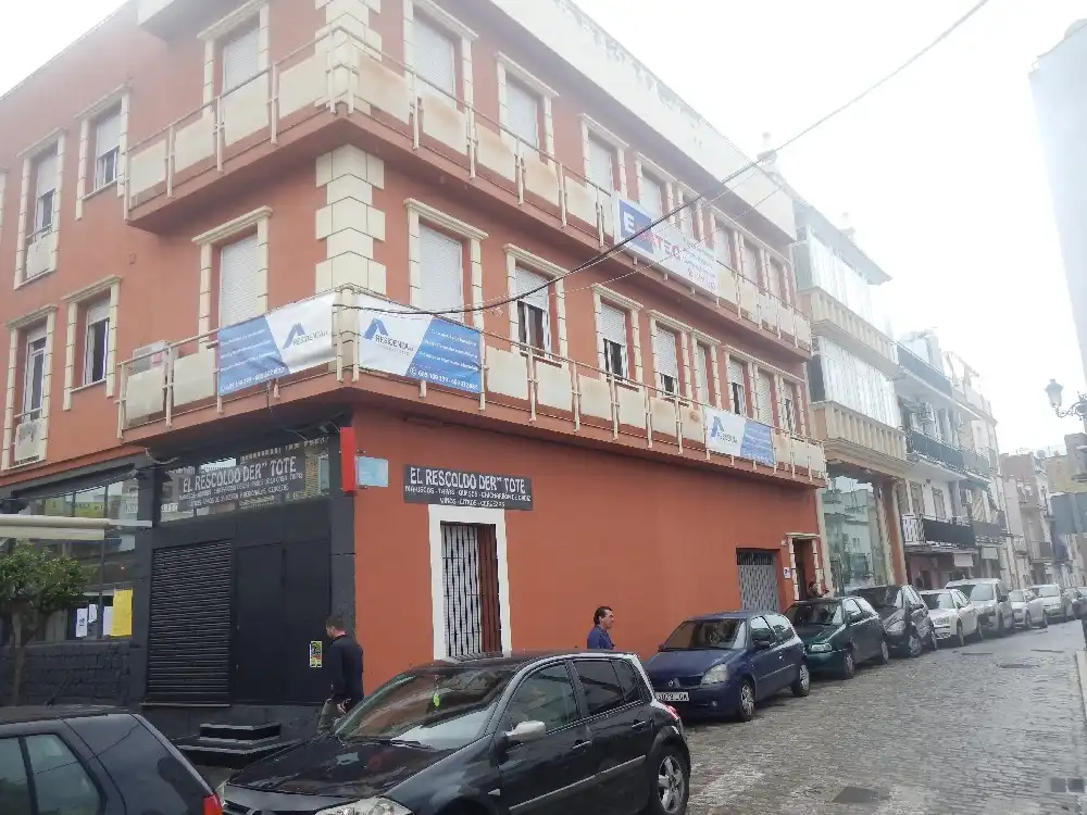 Vista exterior de Local en venta en La Algaba