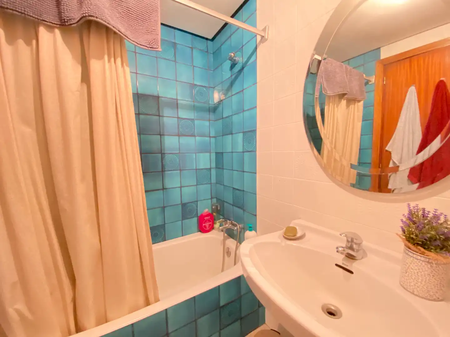 Baño de Piso en venta en Bilbao  con Calefacción, Terraza y Balcón