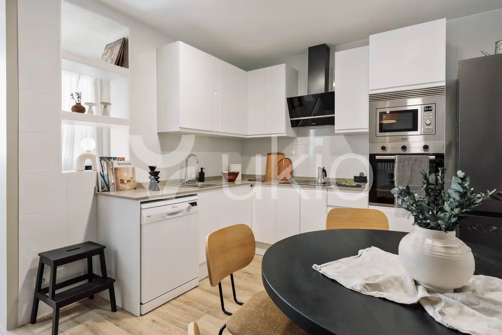 Cocina de Apartamento de alquiler en Barcelona con Aire acondicionado, Amueblado y Horno