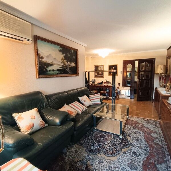 Living room of Flat for sale in  Madrid Capital  with Air Conditioner, Heating and Private garden