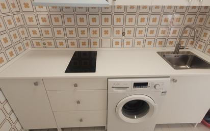 Cuina de Apartament de lloguer en  Madrid Capital amb Aire condicionat i Calefacció
