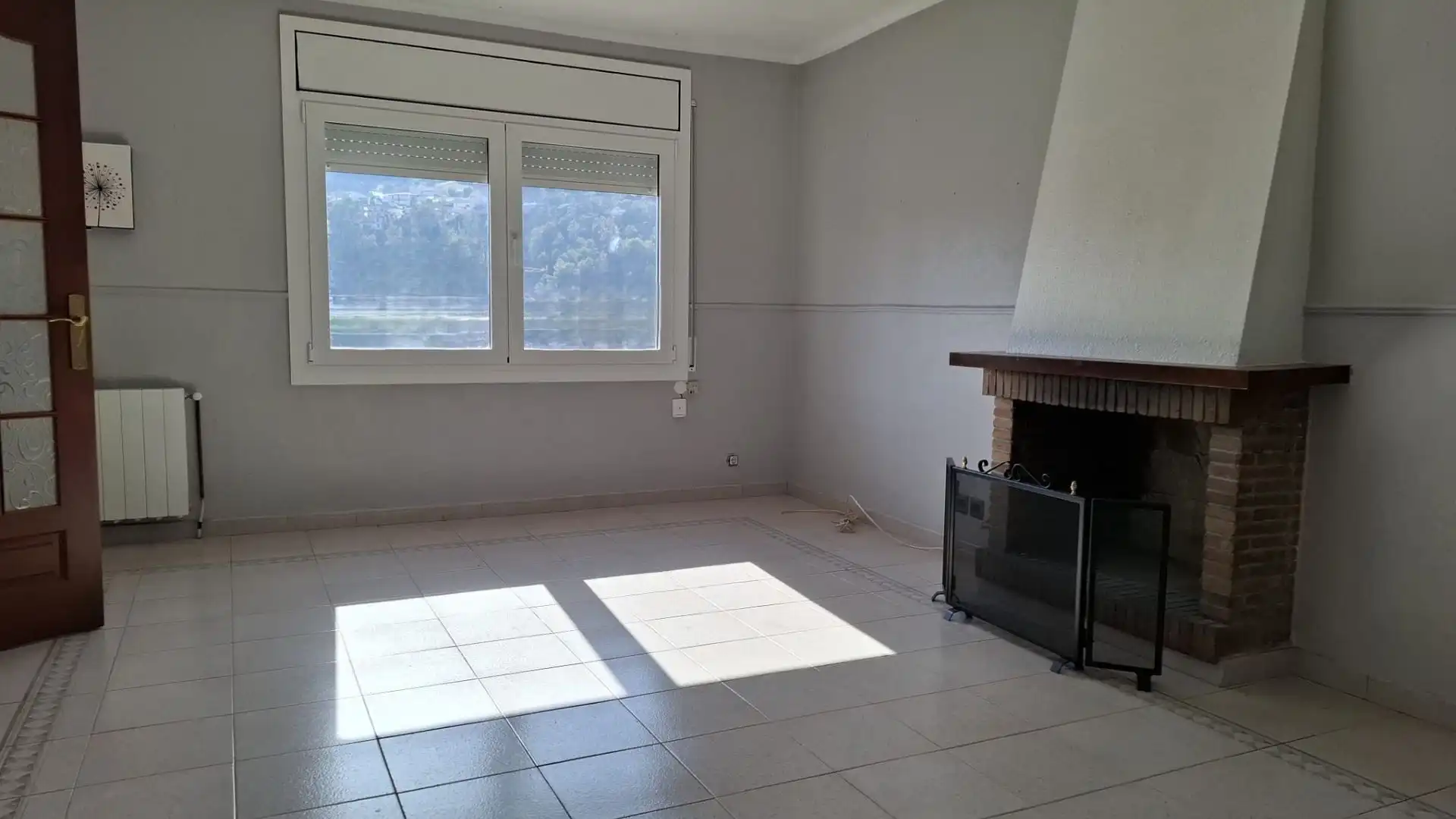 Sala d'estar de Casa o xalet en venda en Vallirana amb Calefacció, Terrassa i Traster