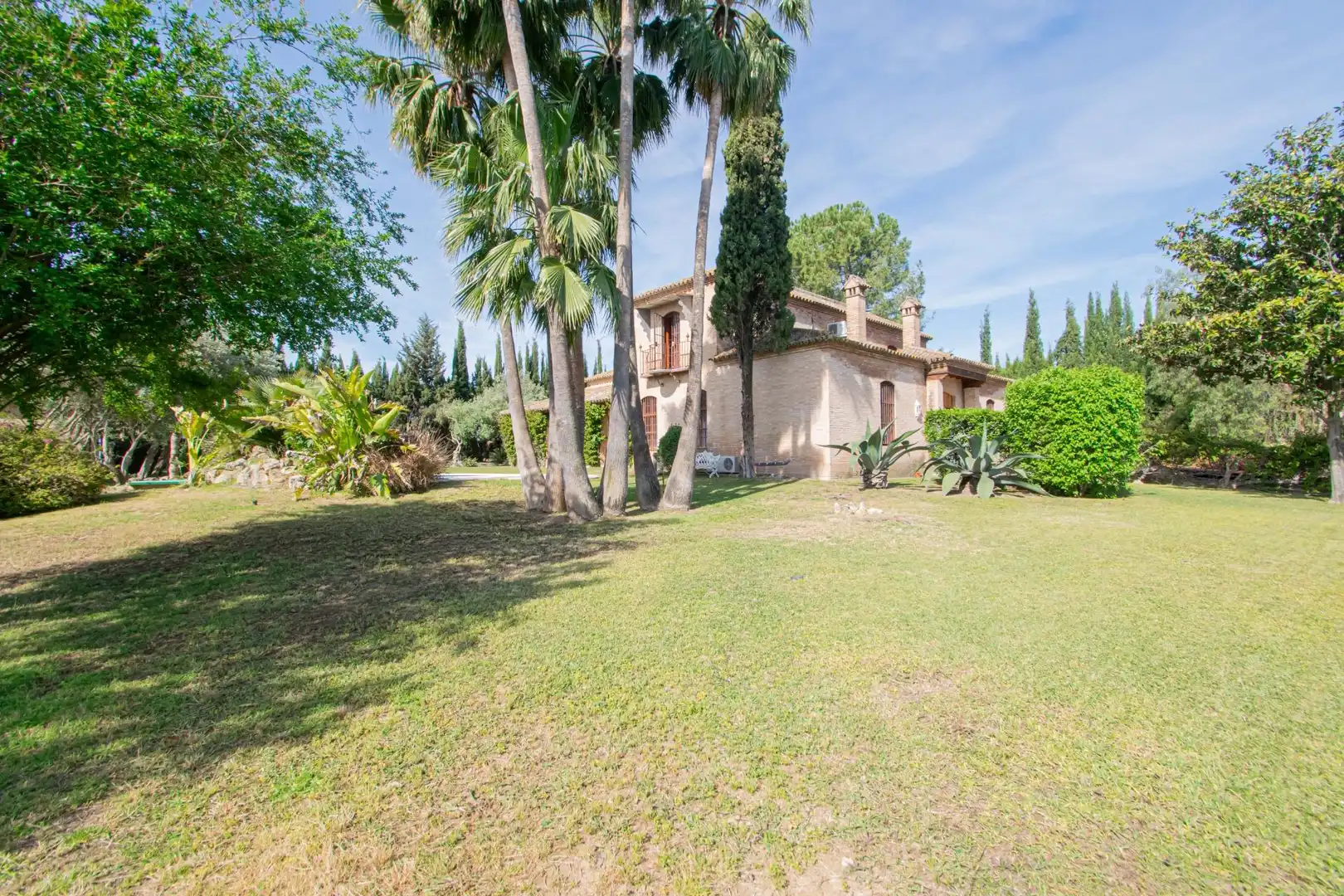Jardín de Casa o chalet en venta en Valencina de la Concepción con Aire acondicionado, Jardín privado y Terraza