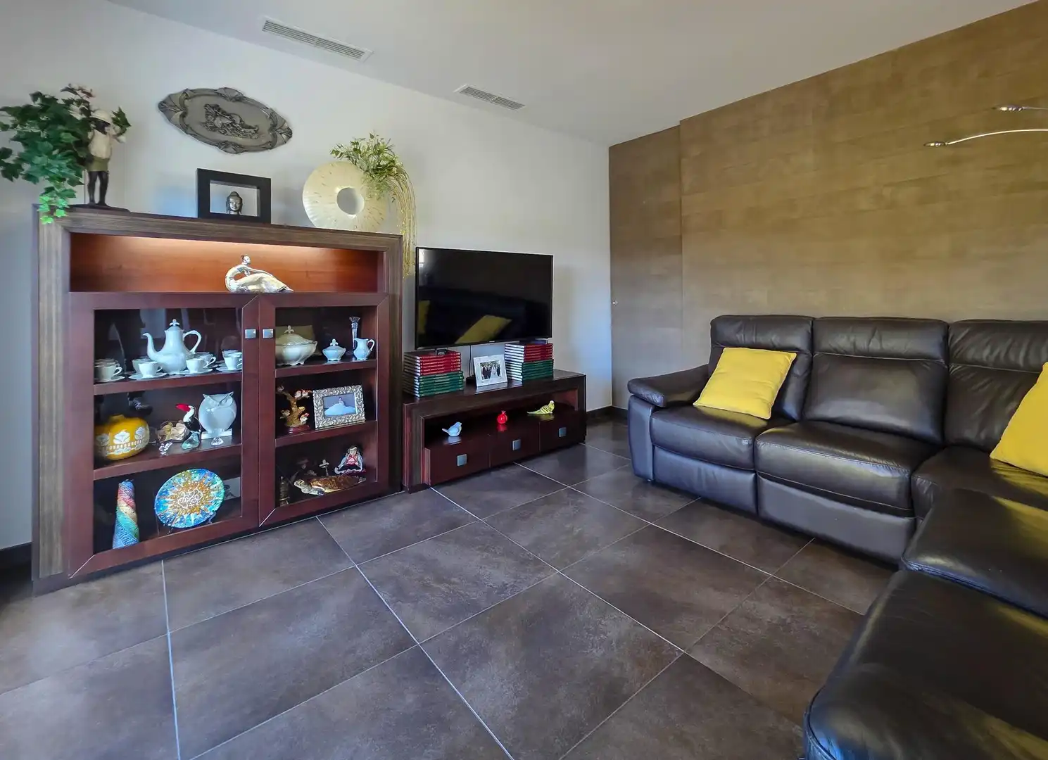 Sala d'estar de Casa o xalet en venda en Almacelles amb Calefacció, Jardí privat i Terrassa