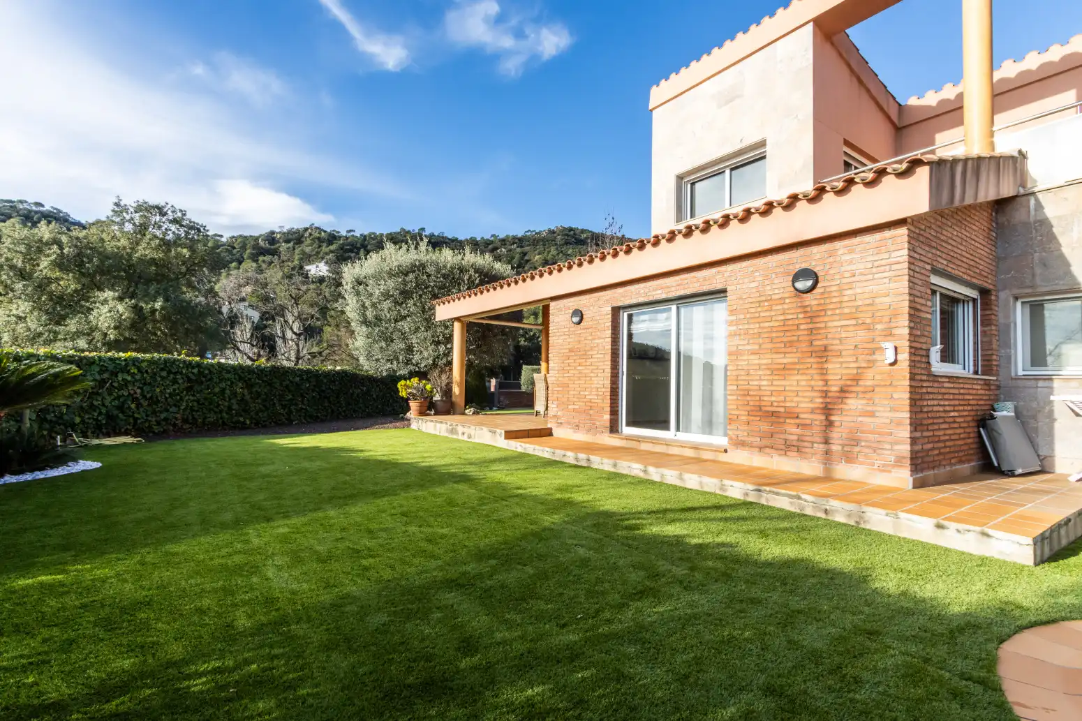 Jardí de Casa o xalet en venda en Matadepera amb Aire condicionat, Calefacció i Jardí privat