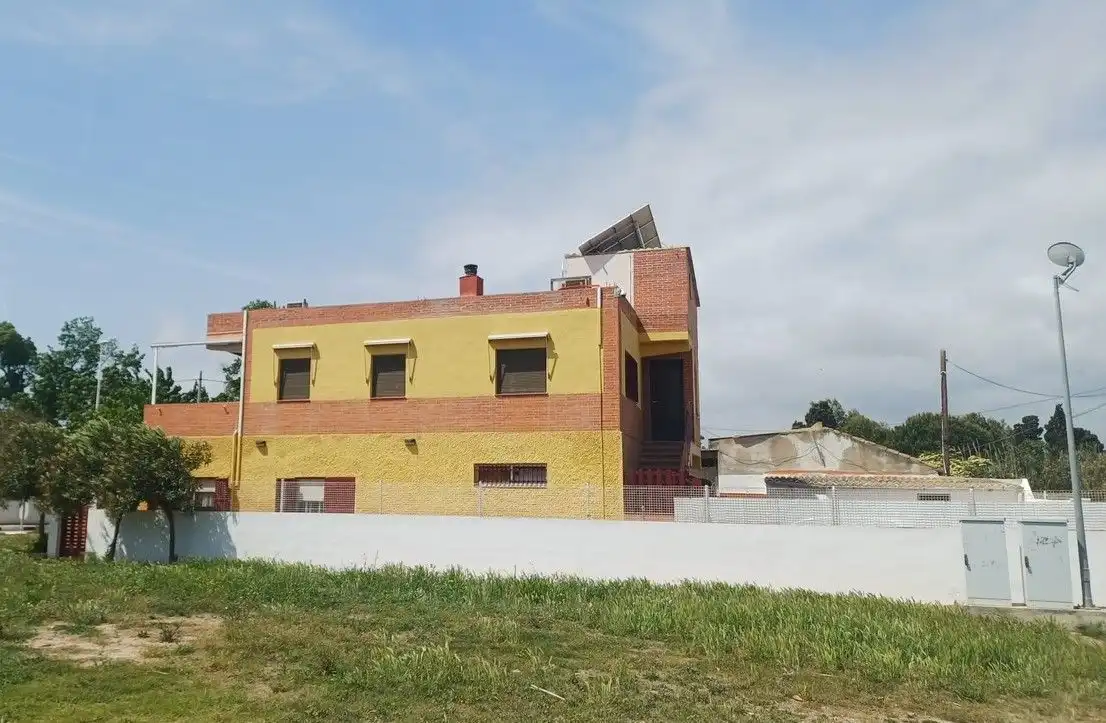 Vista exterior de Casa o chalet en venta en Sagunto / Sagunt con Terraza y Amueblado