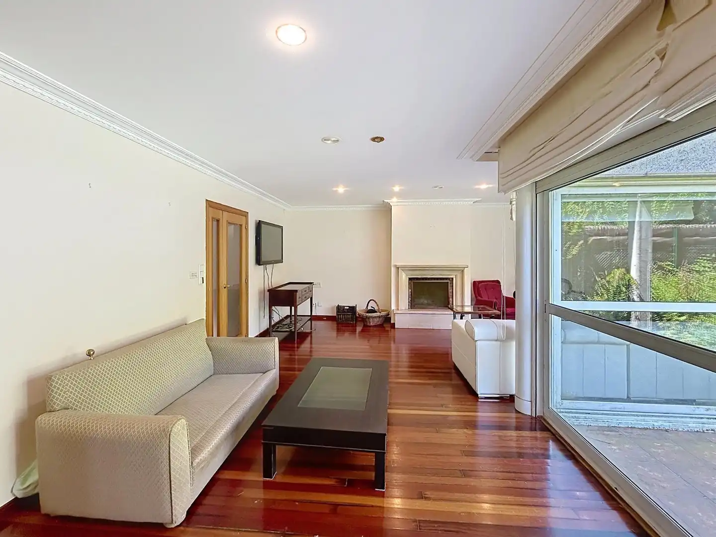 Sala de estar de Casa adosada en venta en Santiago de Compostela  con Calefacción, Terraza y Piscina comunitaria