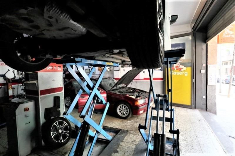 Aparcament de Local en venda en Santa Coloma de Gramenet