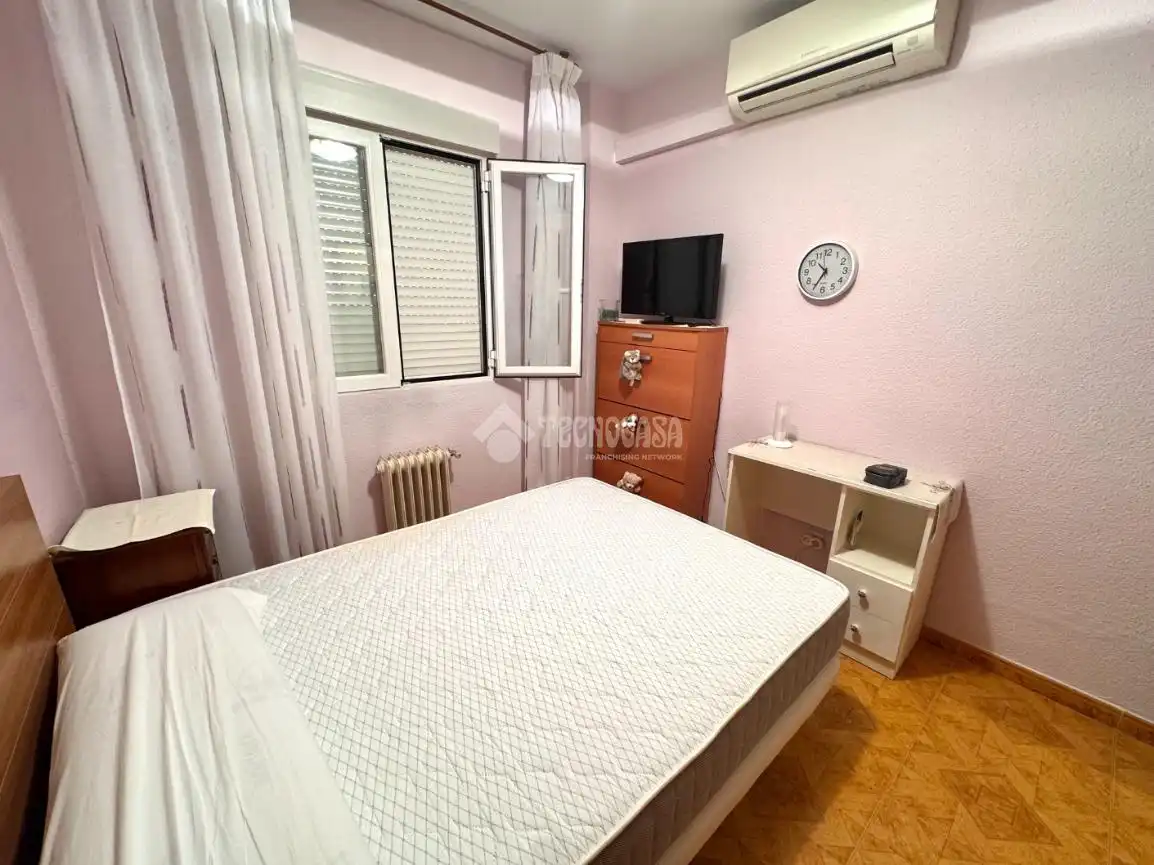 Habitación de Piso en venta en Madrid con Terraza