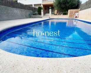 Swimming pool of House or chalet for sale in Vilafranca del Penedès  with Air Conditioner, Terrace and Swimming Pool