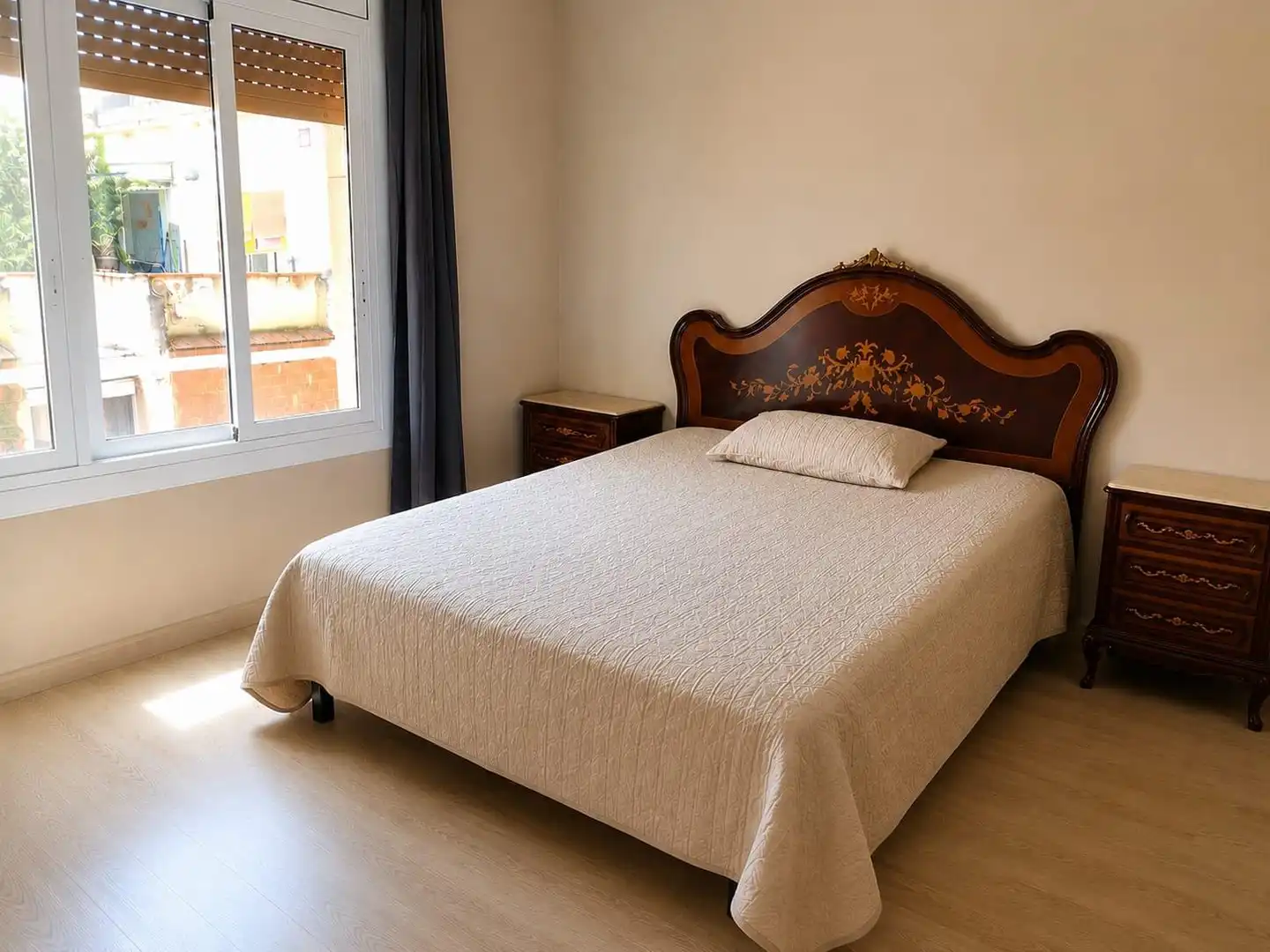 Dormitori de Apartament en venda en Barcelona amb Aire condicionat i Parquet