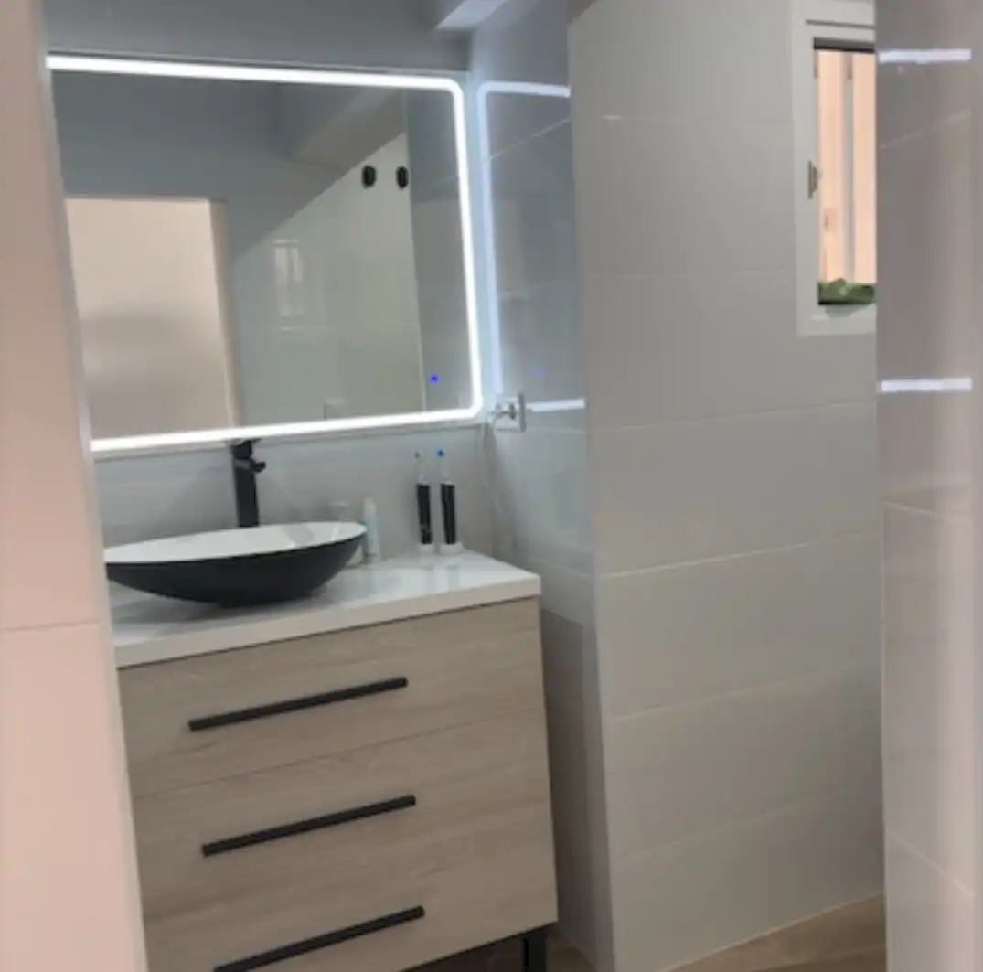 Baño de Piso en venta en Alfafar con Terraza, Horno y Lavadora