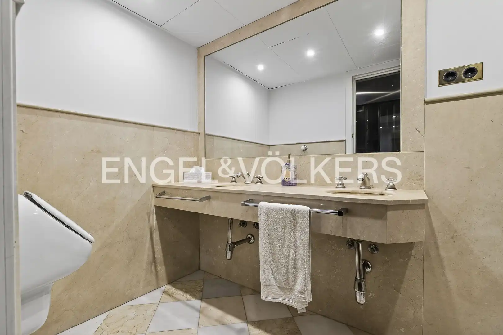 Baño de Casa o chalet en venta en Sevilla con Aire acondicionado, Calefacción y Parquet