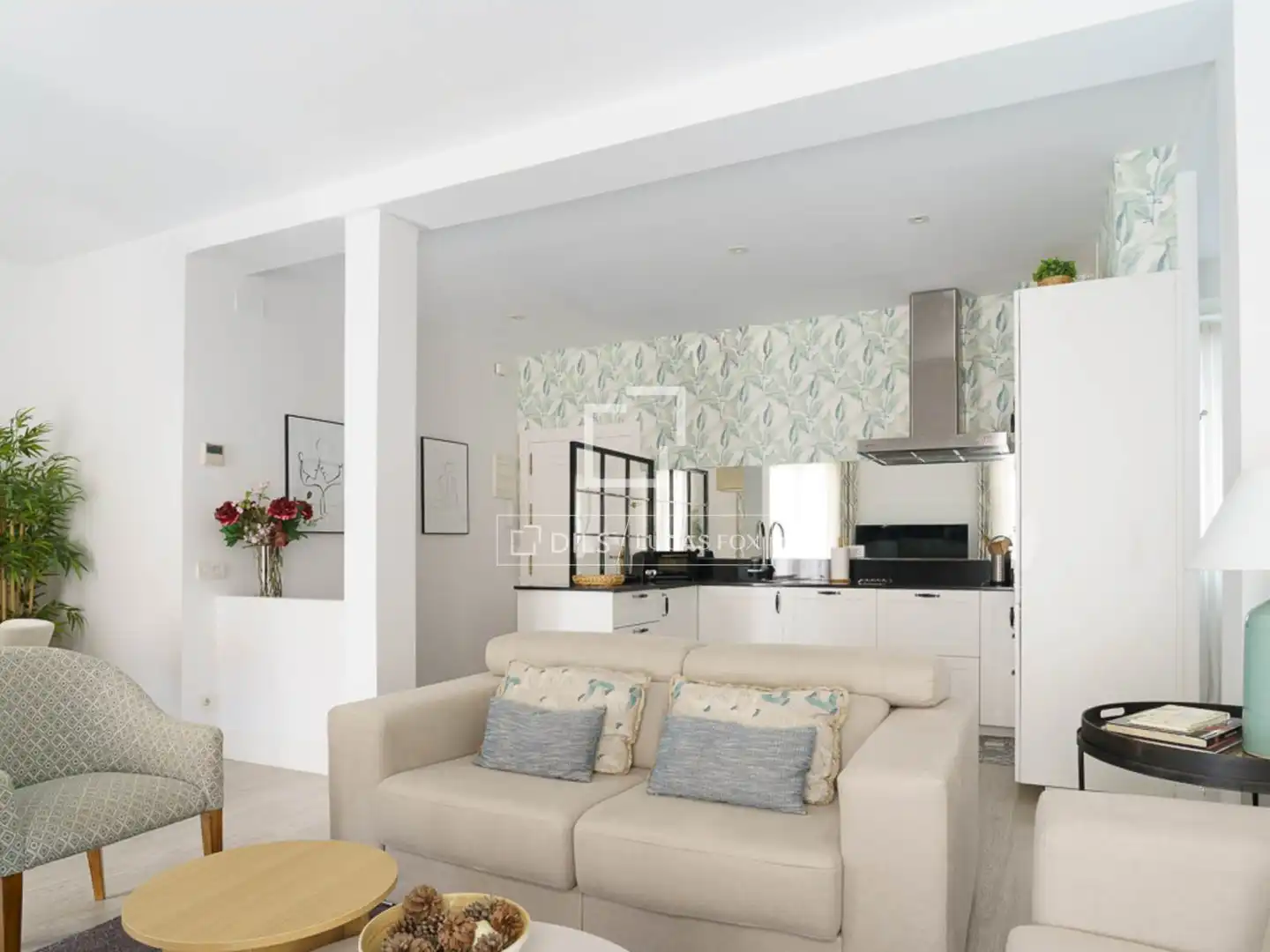 Living room of Flat for rent in Madrid  with Air Conditioner, Parquet flooring and Furnished