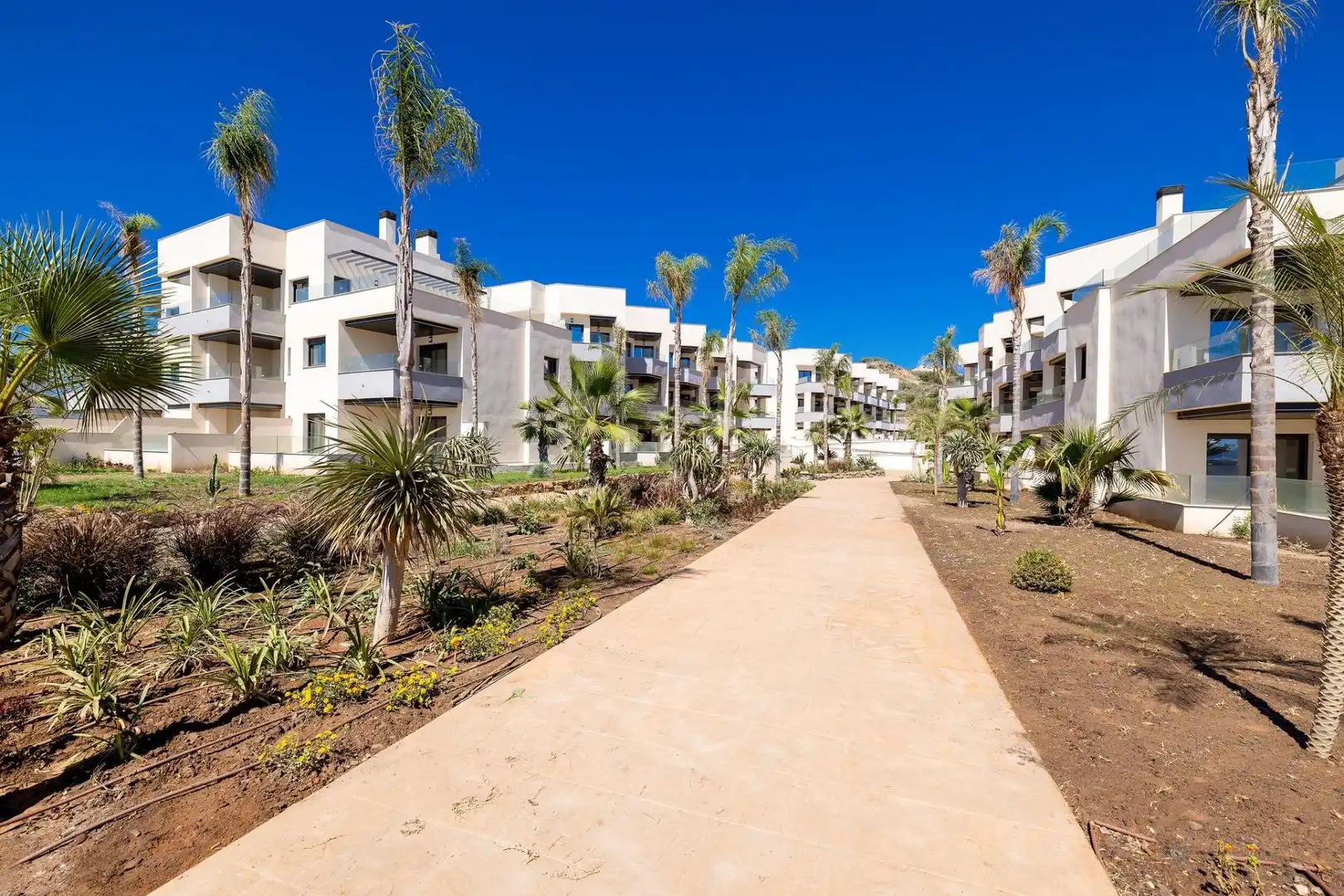 Außenansicht von Wohnungen zum Verkauf in Vélez-Málaga mit Heizung, Terrasse und Abstellraum