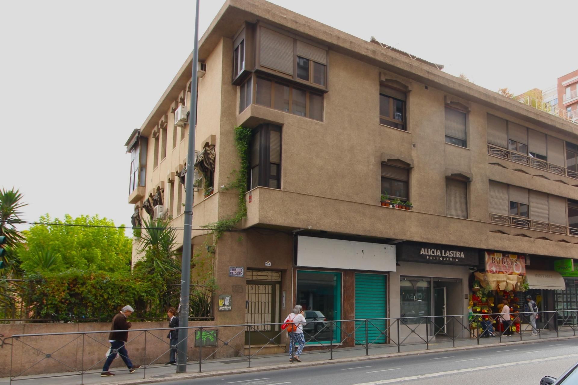 Local de lloguer a Calle POETA MANUEL GONGORA, 3, Parque Lagos