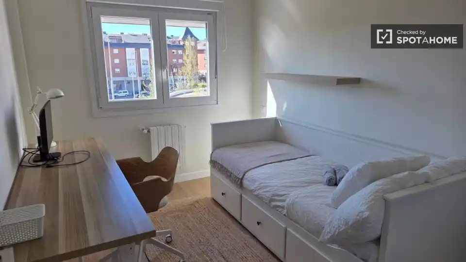 Schlafzimmer von Wohnung zur Miete in Parque Empresarial