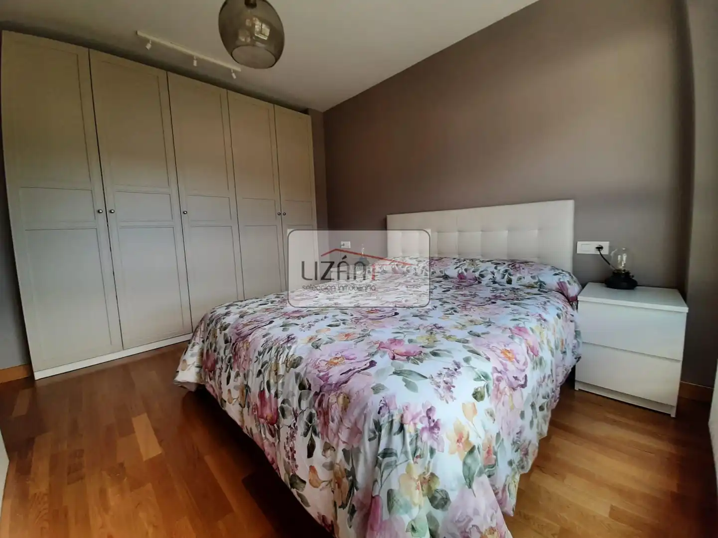 Schlafzimmer von Wohnung zum Verkauf in Oviedo  mit Heizung, Parkett und Abstellraum