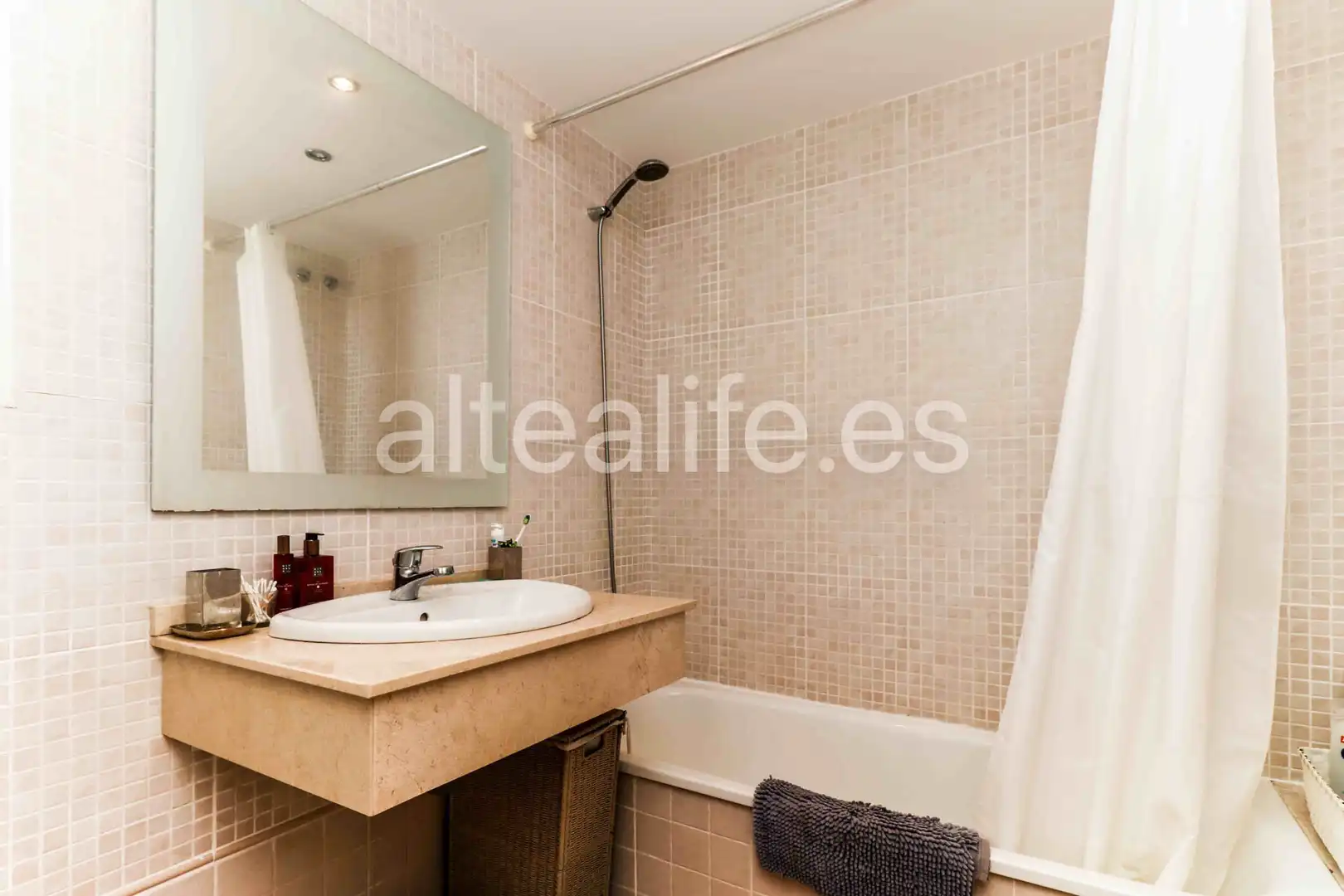 Baño de Apartamento de alquiler en Altea con Terraza, Amueblado y Horno