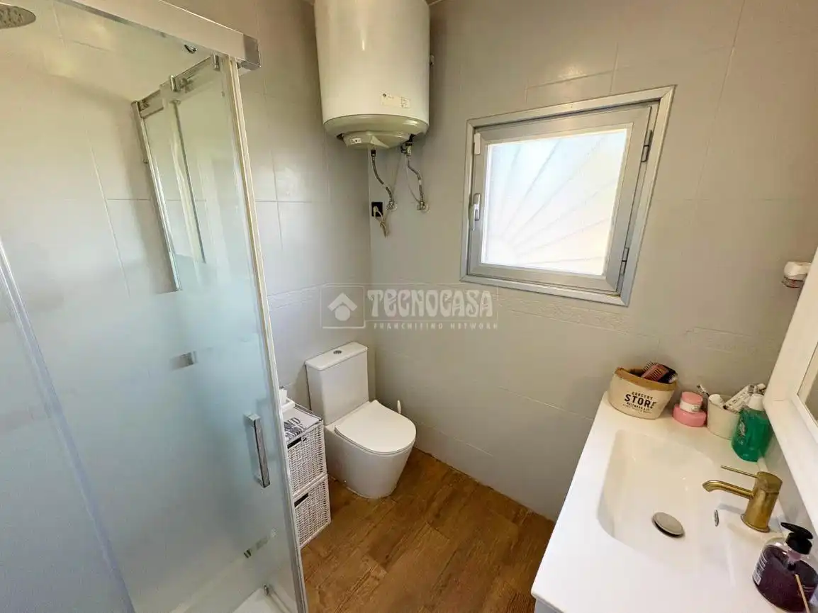 Bany de Casa o xalet en venda en Zaragoza amb Aire condicionat i Piscina