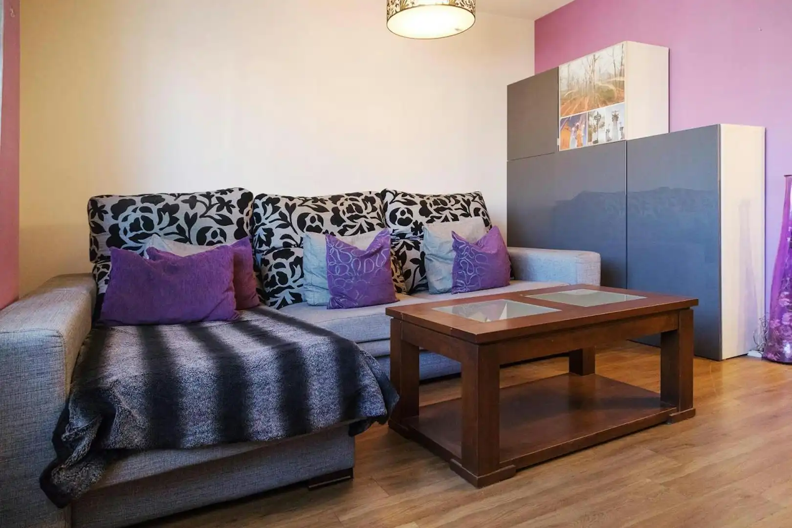 Room in N/A, Las Águilas