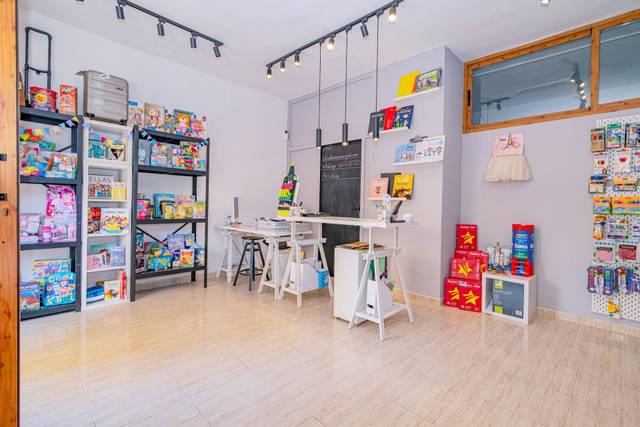 Local comercial en Alquiler en Calle Yerma en Castaño - Mirasierra