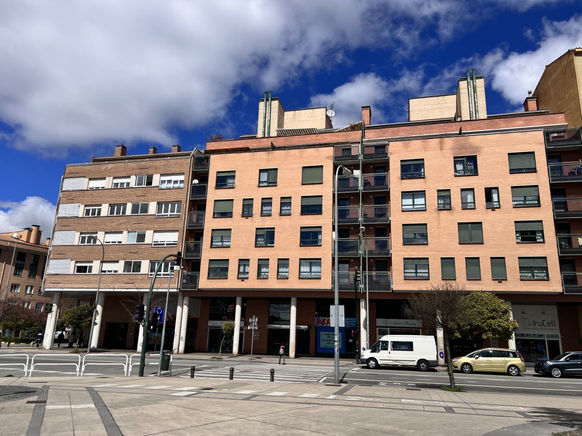 Exterior view of Box room to rent in Ansoáin / Antsoain