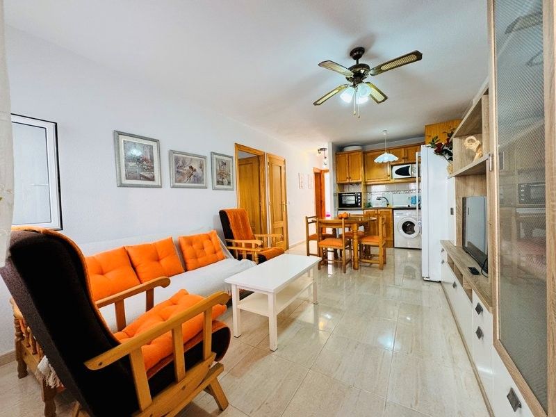 Vista exterior de Casa o chalet en venta en Torrevieja con Aire acondicionado, Terraza y Amueblado