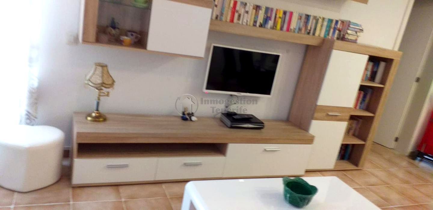 Sala d'estar de Apartament en venda en Arona amb Moblat, Balcó i Piscina comunitària