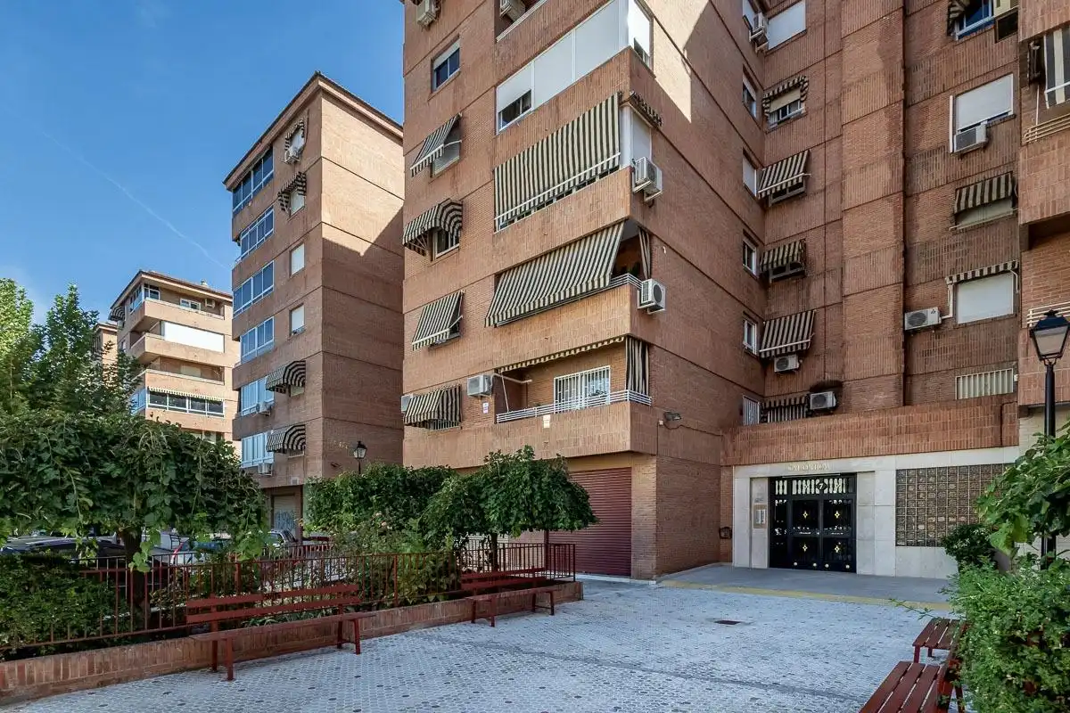 Flat with lift to rent in Calle CARDENAL PARRADO 7