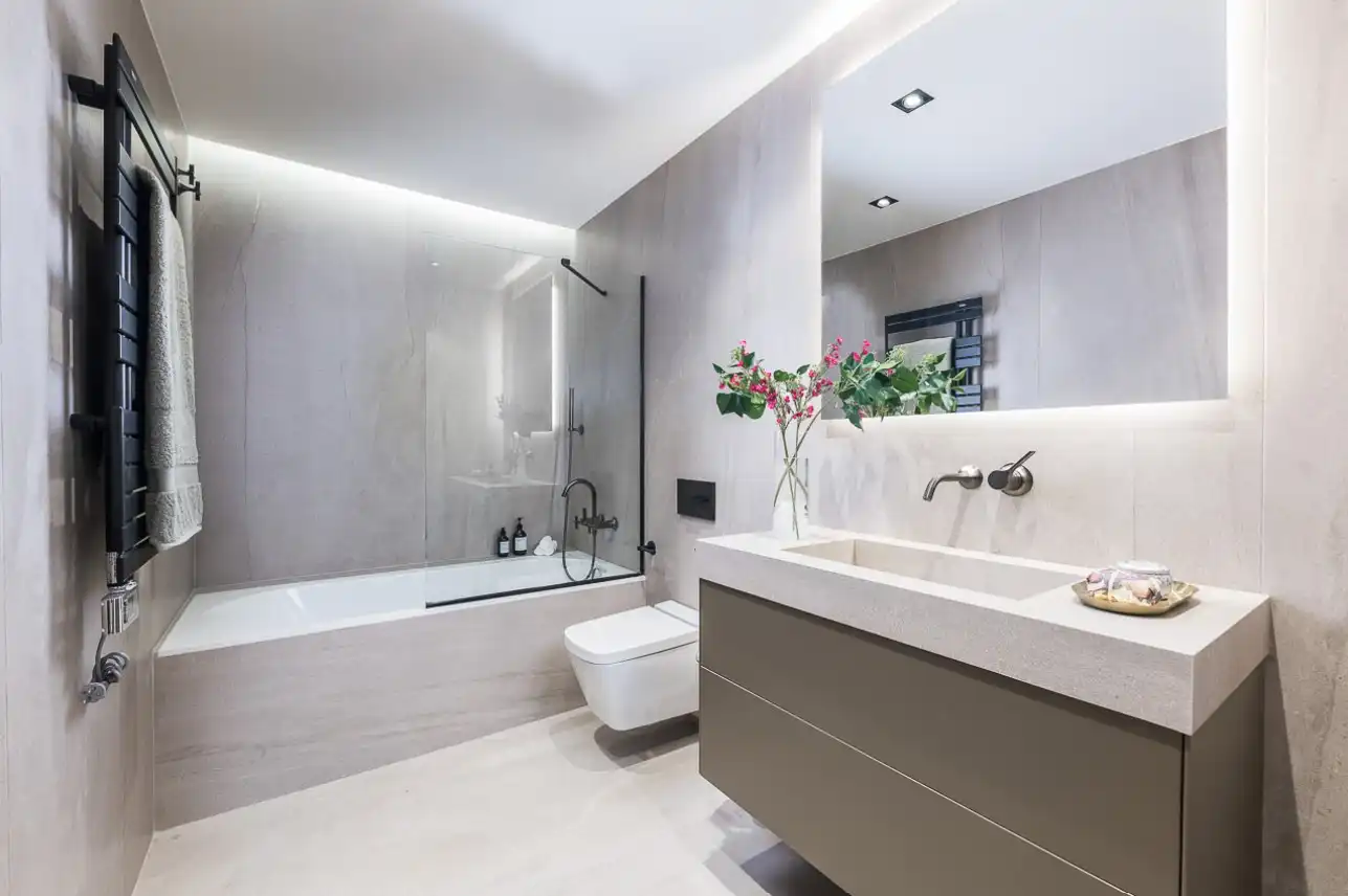 Bany de Apartament de lloguer en Barcelona amb Aire condicionat, Calefacció i Moblat