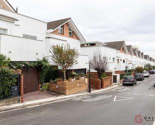 Vista exterior de Casa adosada en venda en Donostia - San Sebastián  amb Aire condicionat, Calefacció i Jardí privat