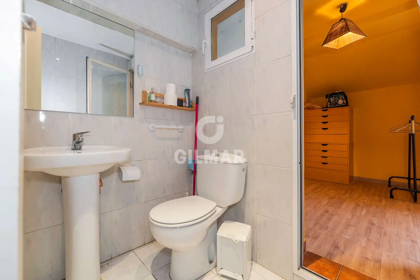 Baño de Casa adosada en venta en Madrid con Calefacción, Jardín privado y Piscina