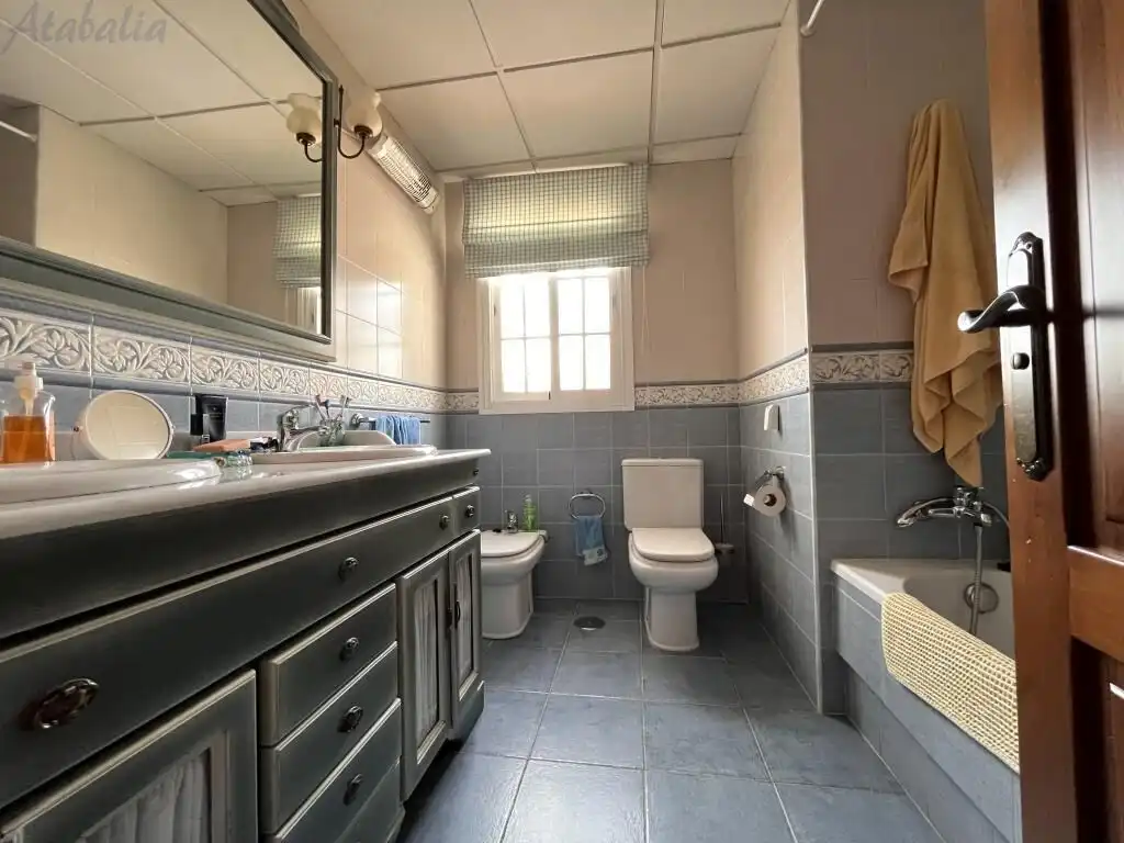 Baño de Casa o chalet en venta en Málaga con Aire acondicionado, Calefacción y Jardín privado
