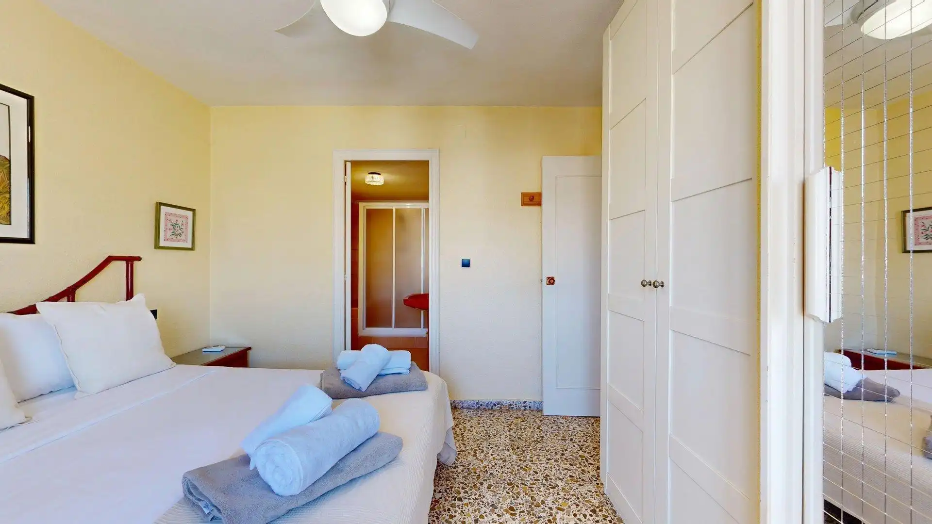 Dormitori de Apartament de lloguer en Elche / Elx amb Aire condicionat, Calefacció i Jardí privat