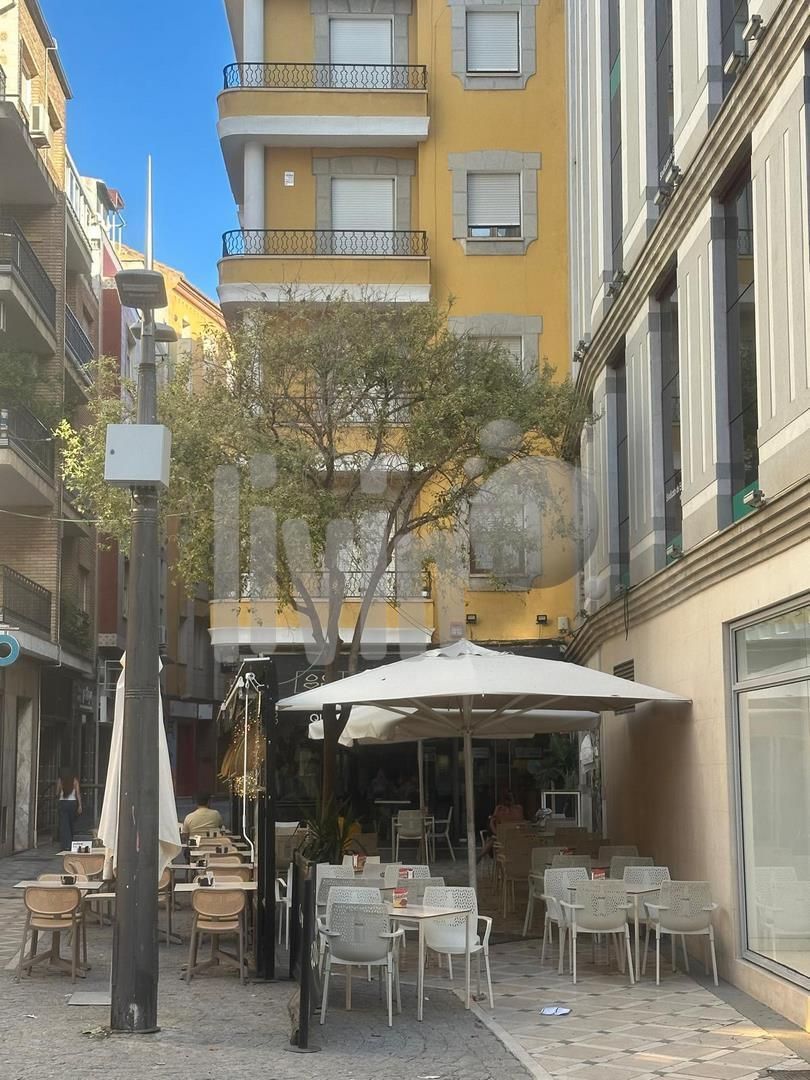 Exterior view of Premises to rent in  Jaén Capital  with Air Conditioner, Terrace and Furnished